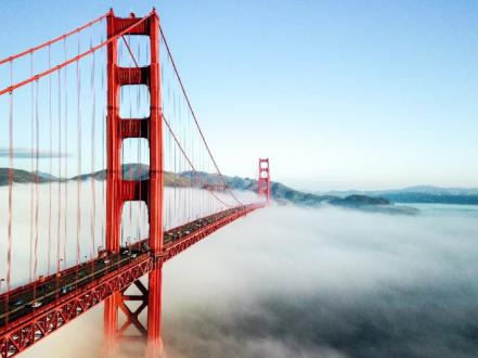 Golden Gate Bridge Travel Guide 2026: Times, Tolls & Routes photo